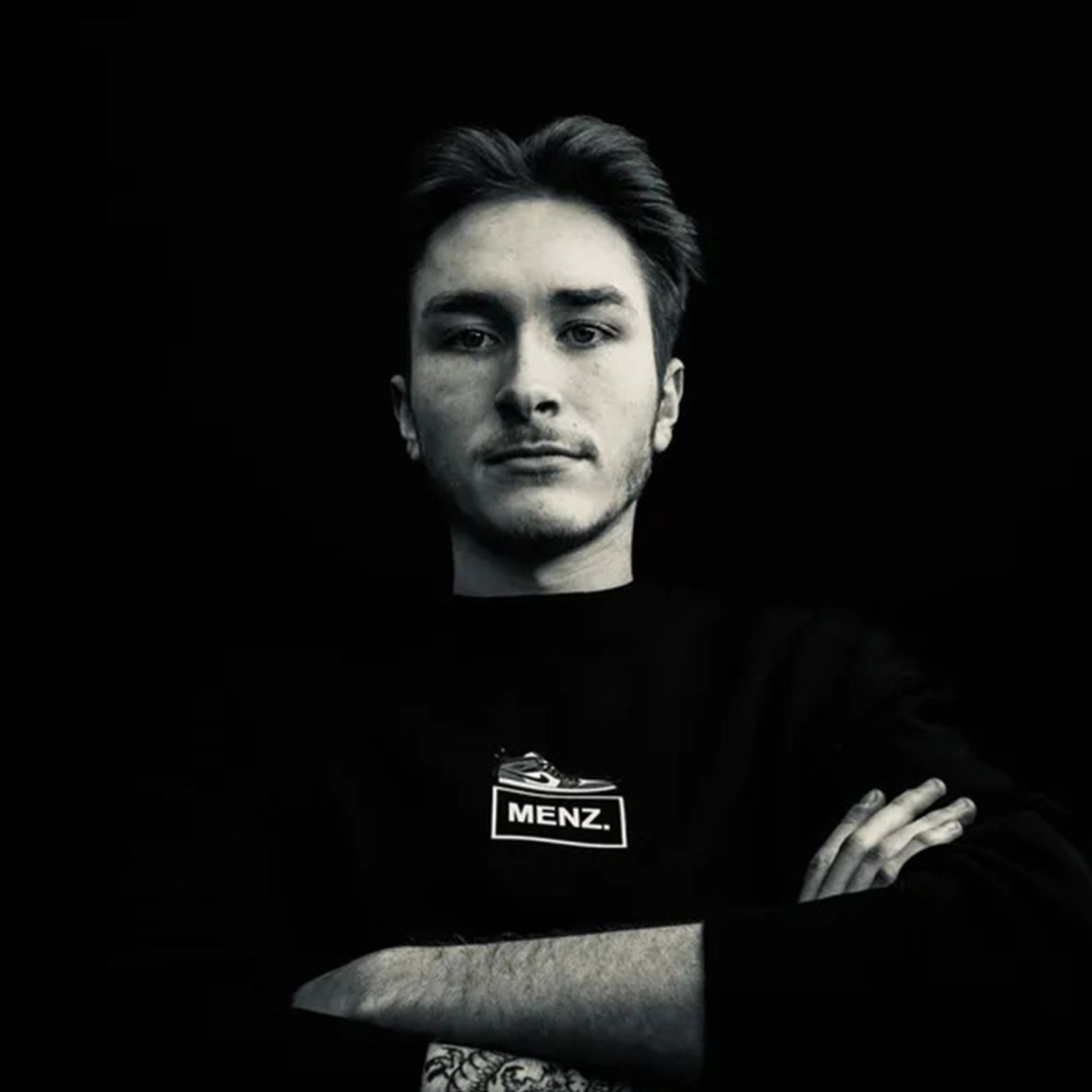 TØWER